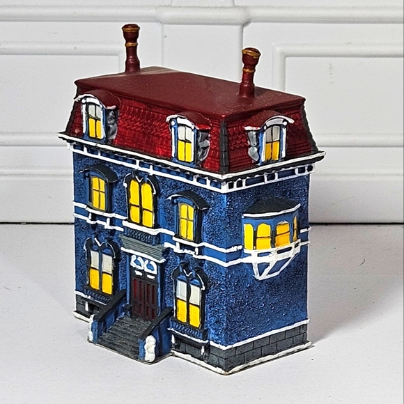 Concord Village Houses & Shoppes Building - Picture 2 of 8